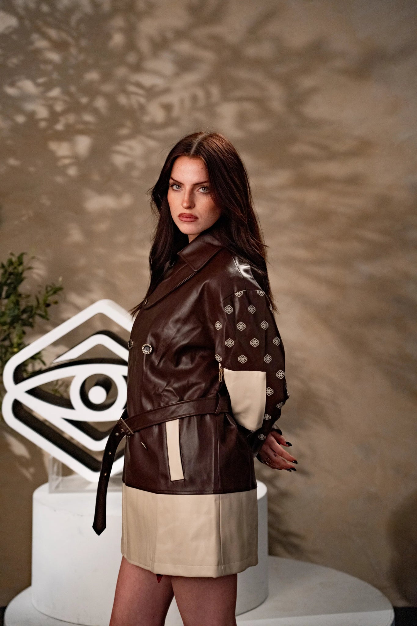 Sovereign 2 - Tone Trench Coat With Bag - Brand of Eyecons